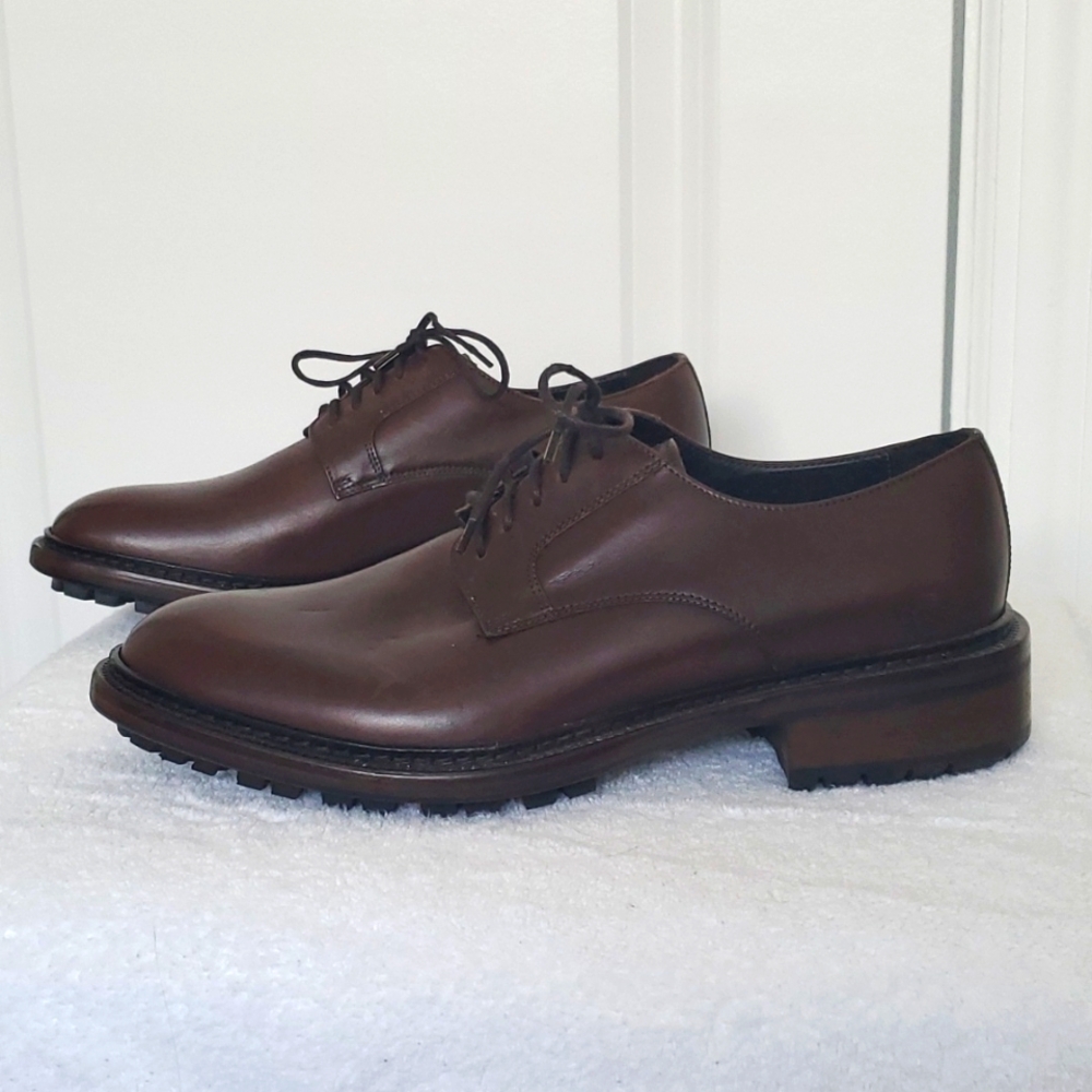 New! Never worn! Brooks Brothers Italian leather dress shoe. Size 8.5